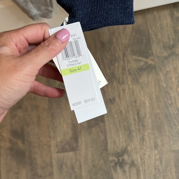 Calvin Klein, boys 4T jogging set - Picture 3 of 3